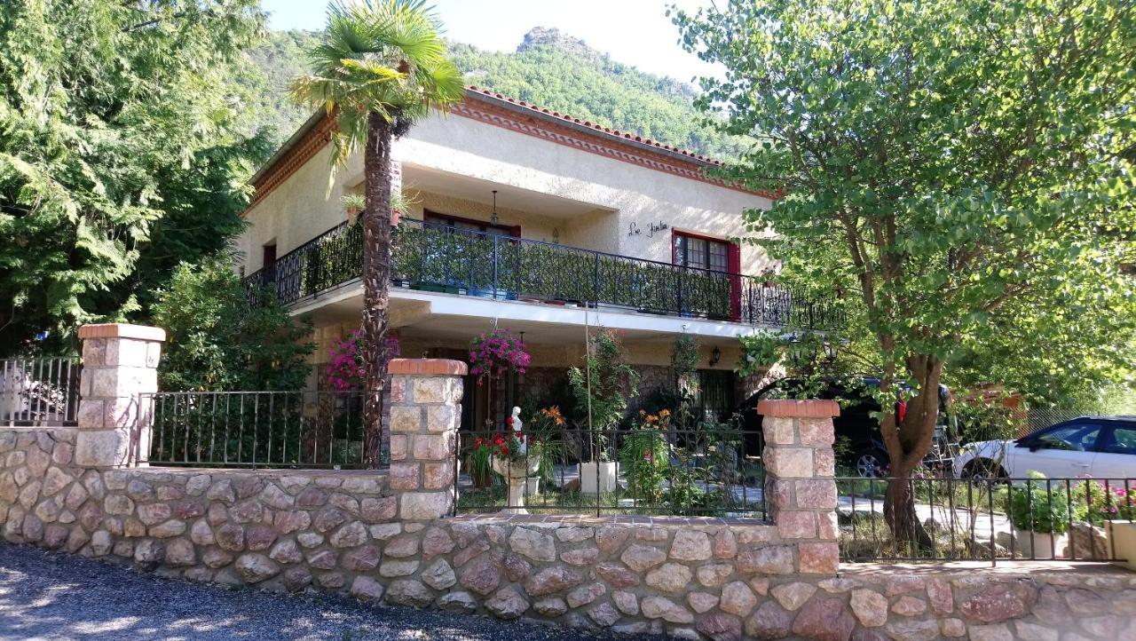 F2 de 45 m2 avec jardin au rdc dans villa chiens OK à 5 min à pied des Thermes de Vernet-les-Bains, location de samedi à samedi Exterior foto
